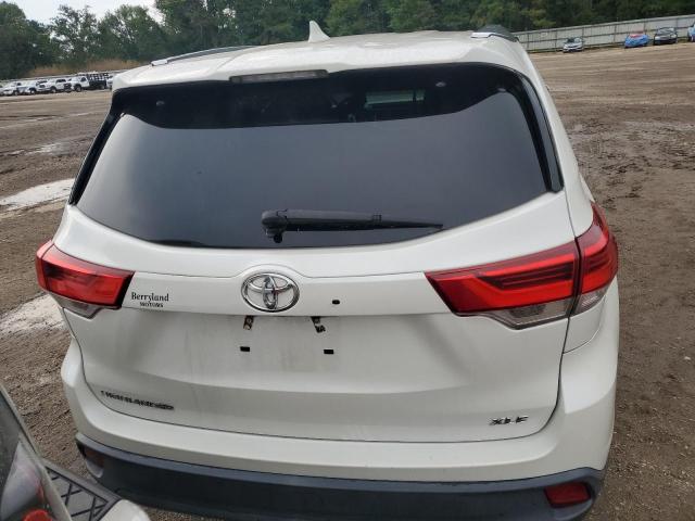 5TDKZRFH7KS573400 - 2019 TOYOTA HIGHLANDER SE WHITE photo 6