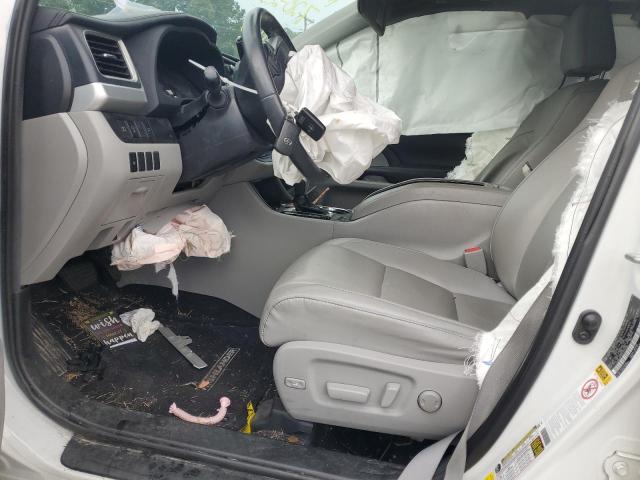 5TDKZRFH7KS573400 - 2019 TOYOTA HIGHLANDER SE WHITE photo 7