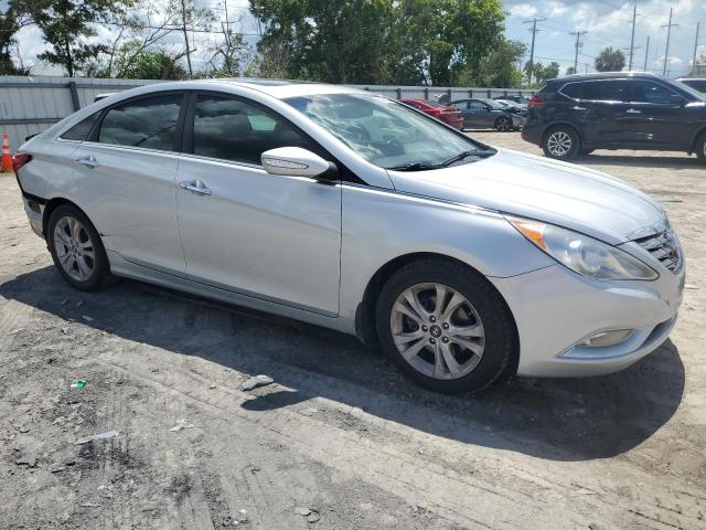 5NPEC4AC3DH643092 - 2013 HYUNDAI SONATA SE SILVER photo 4