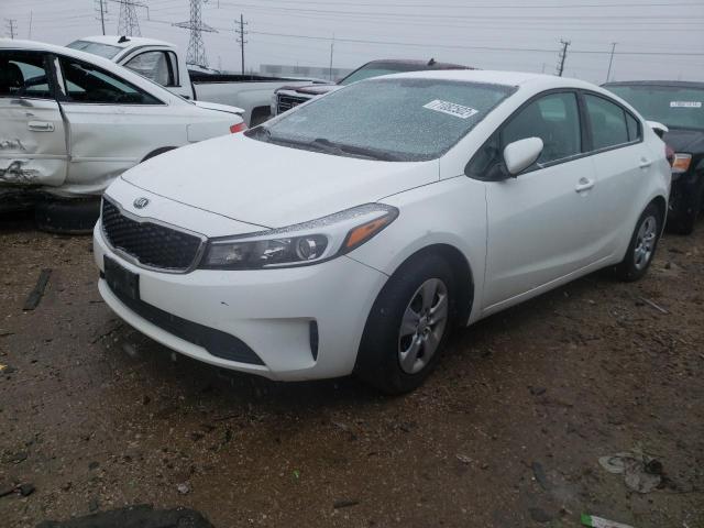 3KPFK4A75HE096525 - 2017 KIA FORTE LX WHITE photo 1