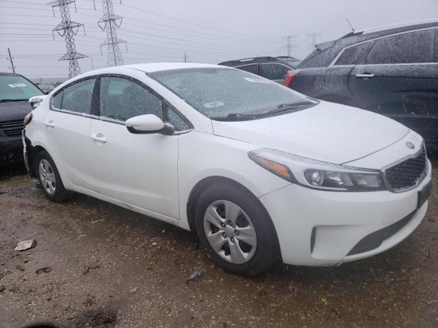 3KPFK4A75HE096525 - 2017 KIA FORTE LX WHITE photo 4