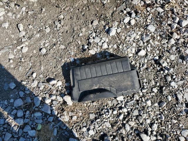 SJKCH5CP1JA040415 - 2018 INFINITI QX30 BASE 银色 照片 12