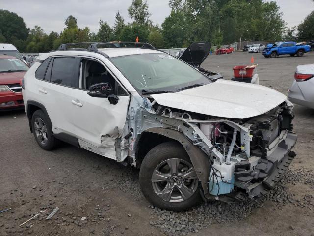 JTMMWRFV6PD167974 - 2023 TOYOTA RAV4 LE WHITE photo 4