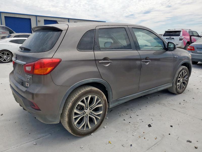 JA4AP3AW8JU026158 - 2018 MITSUBISHI OUTLANDER ES BROWN photo 3