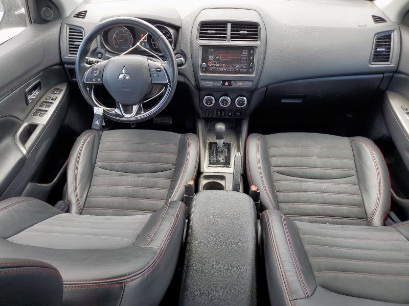 JA4AP3AW8JU026158 - 2018 MITSUBISHI OUTLANDER ES BROWN photo 8