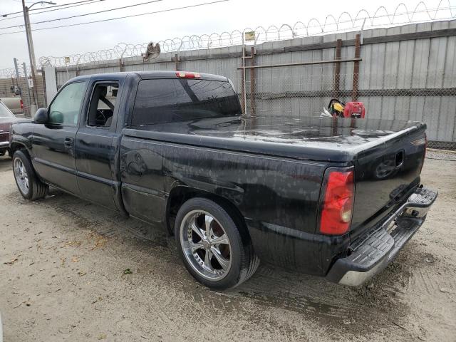 2GCEC19V051181775 - 2005 CHEVROLET SILVERADO C1500 BLACK photo 2