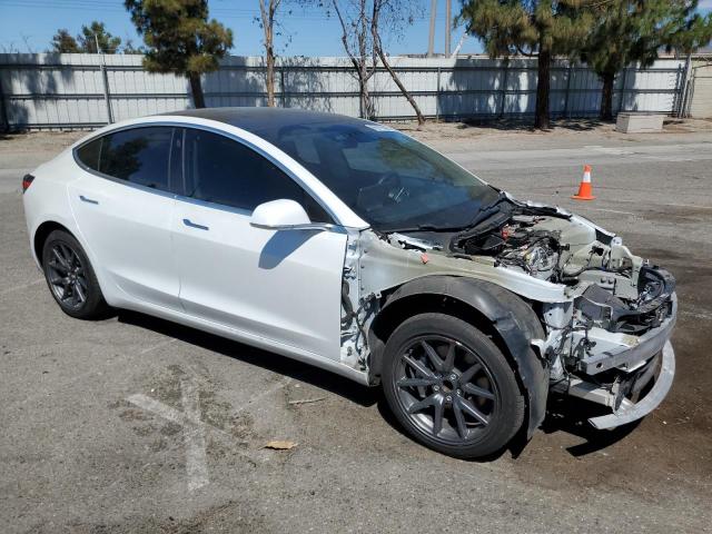 5YJ3E1EA6LF504211 - 2020 TESLA MODEL 3 WHITE photo 4
