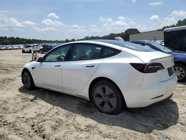 5YJ3E1EB8NF114657 - 2022 TESLA MODEL 3 Beyaz fotoğraf 2