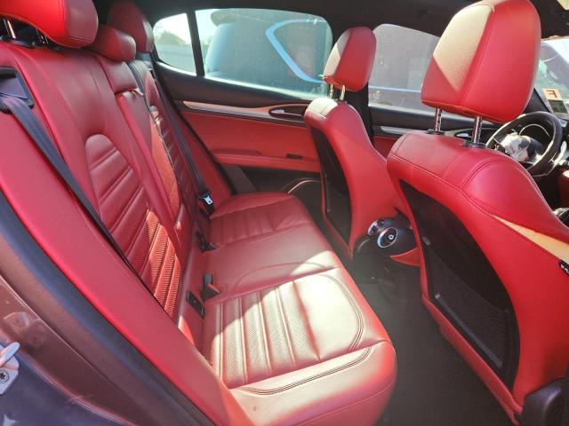 ZASFAKNN9J7C02195 - 2018 ALFA ROMEO STELVIO TI SPORT GRAY photo 11