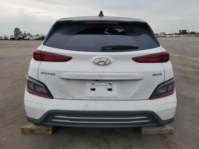 KM8K23AG3PU159772 - 2023 HYUNDAI KONA SE WHITE photo 6