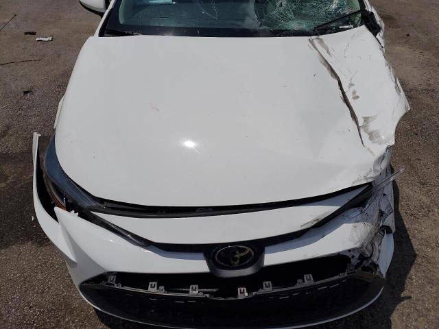 5YFEPRAE6LP135882 - 2020 TOYOTA COROLLA LE أبيض صورة 11