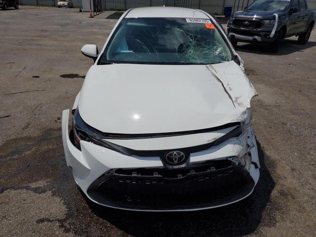 5YFEPRAE6LP135882 - 2020 TOYOTA COROLLA LE أبيض صورة 5