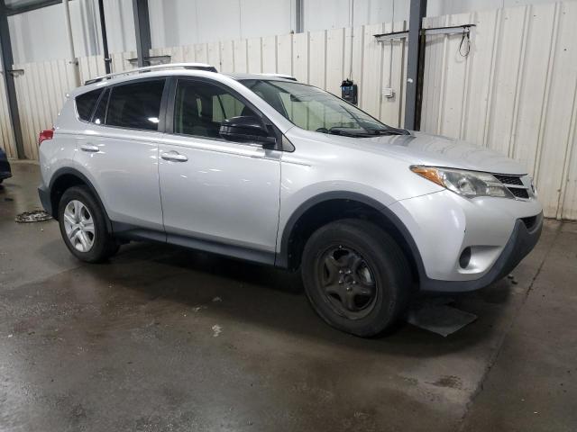 JTMBFREV2FJ034234 - 2015 TOYOTA RAV4 LE SILVER photo 4