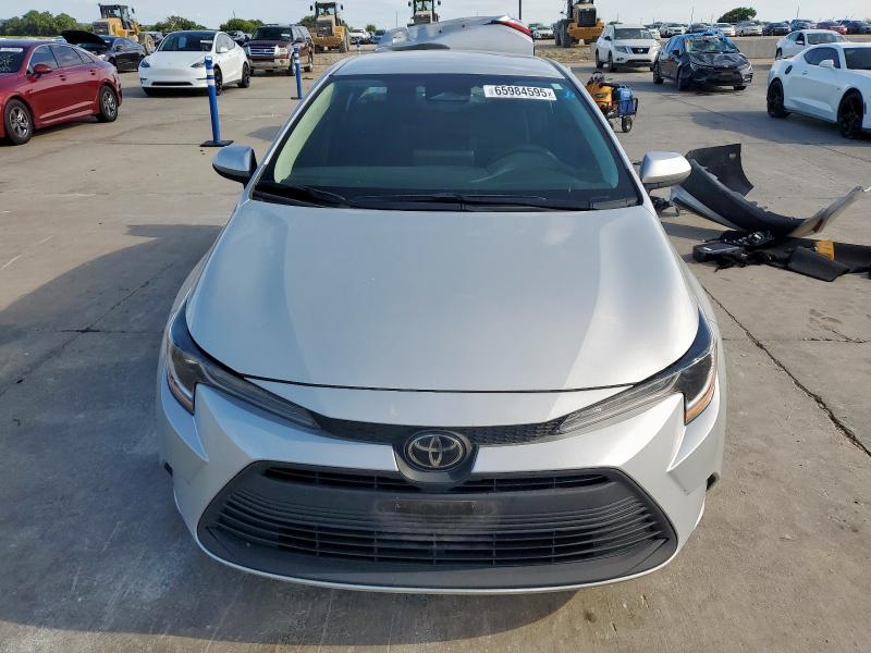 5YFB4MDE4RP211926 - 2024 TOYOTA COROLLA LE SILVER photo 5