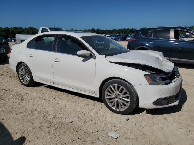 3VWLL7AJ1EM371514 - 2014 VOLKSWAGEN JETTA TDI WHITE photo 4