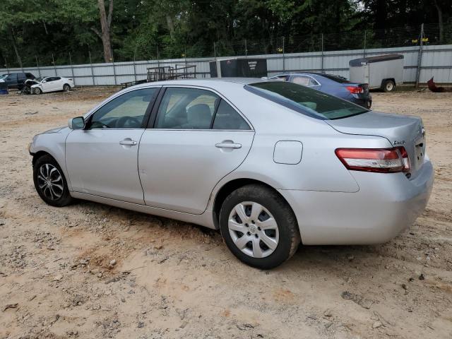 4T1BF3EK3AU530584 - 2010 TOYOTA CAMRY BASE SILVER photo 2