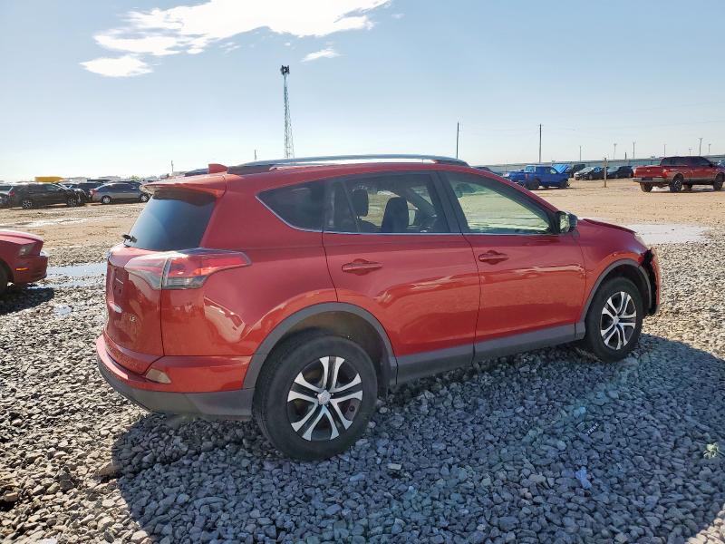 JTMZFREV6HJ102049 - 2017 TOYOTA RAV4 LE წითელი ფოტო 3
