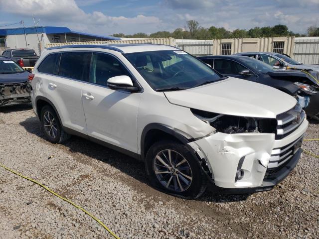 5TDKZRFH2KS562580 - 2019 TOYOTA HIGHLANDER SE WHITE photo 4