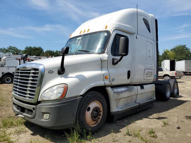 1FUJGLDR2DSBR0013 - 2013 FREIGHTLINER CASCADIA 1 WHITE photo 2