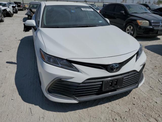 4T1C11AK4PU155150 - 2023 TOYOTA CAMRY LE WHITE photo 5