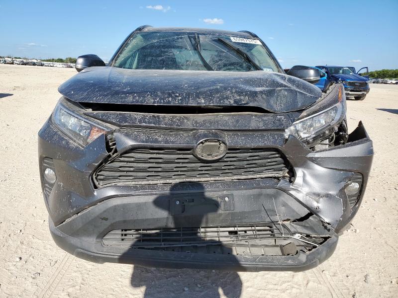2T3W1RFV8LC052492 - 2020 TOYOTA RAV4 XLE GRAY photo 5