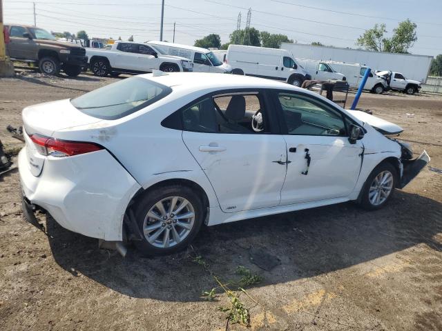 JTDBDMHE0RJ010670 - 2024 TOYOTA COROLLA LE WHITE photo 3