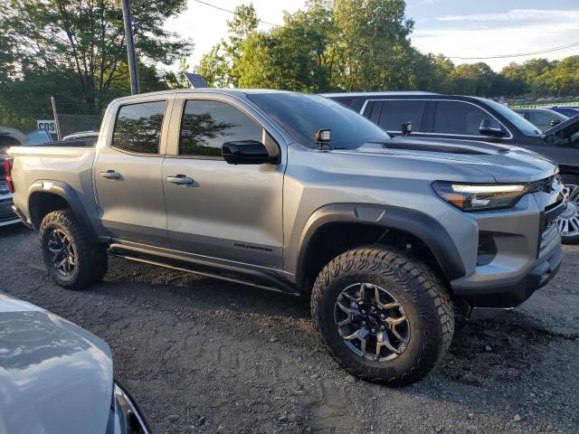 1GCPTFEK2S1135383 - 2025 CHEVROLET COLORADO ZR2 GRAY photo 4