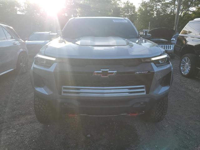 1GCPTFEK2S1135383 - 2025 CHEVROLET COLORADO ZR2 GRAY photo 5