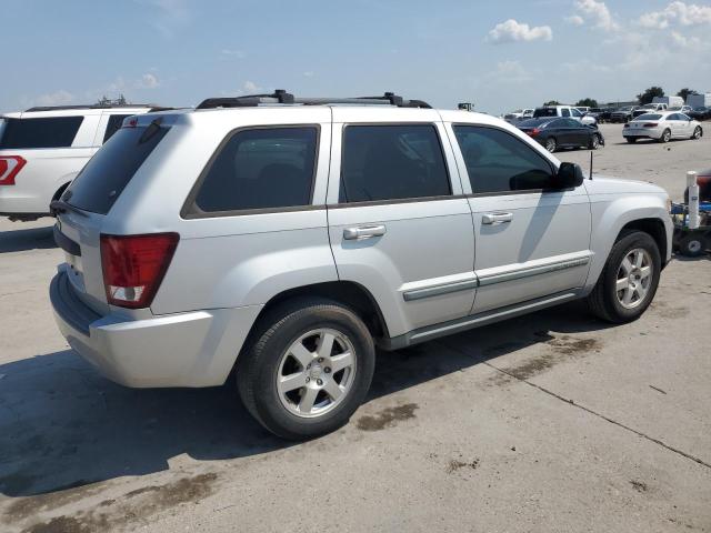 1J8GS48K68C109393 - 2008 JEEP GRAND CHER LAREDO SILVER photo 3