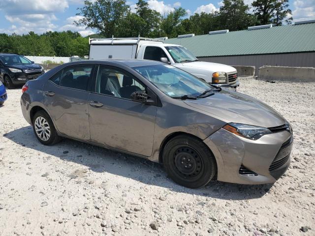 2T1BURHE6JC114724 - 2018 TOYOTA COROLLA L GRAY photo 4