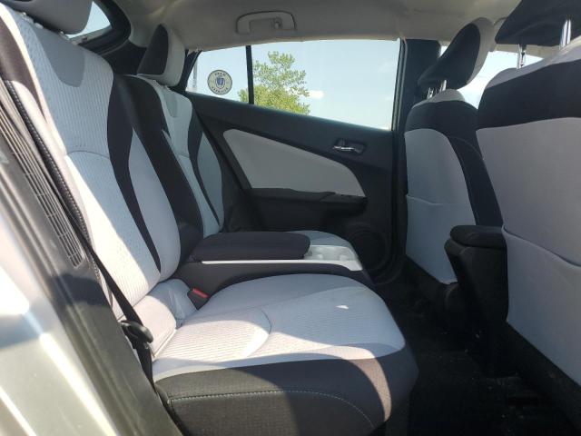 JTDKARFP3J3080120 - 2018 TOYOTA PRIUS PRIM ვერცხლისფერი ფოტო 10