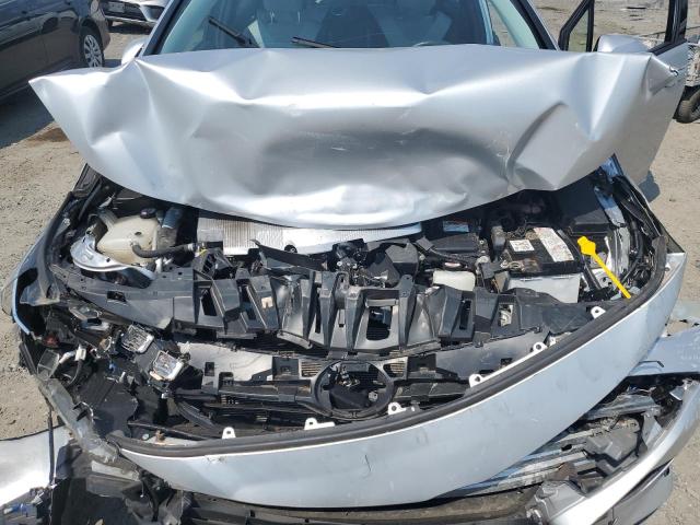 JTDKARFP3J3080120 - 2018 TOYOTA PRIUS PRIM ვერცხლისფერი ფოტო 11