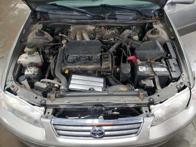 4T1BF22K6YU113937 - 2000 TOYOTA CAMRY LE GRAY photo 11