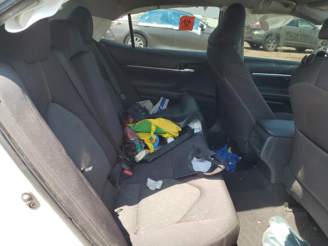 4T1B11HK4JU515753 - 2018 TOYOTA CAMRY L WHITE photo 10