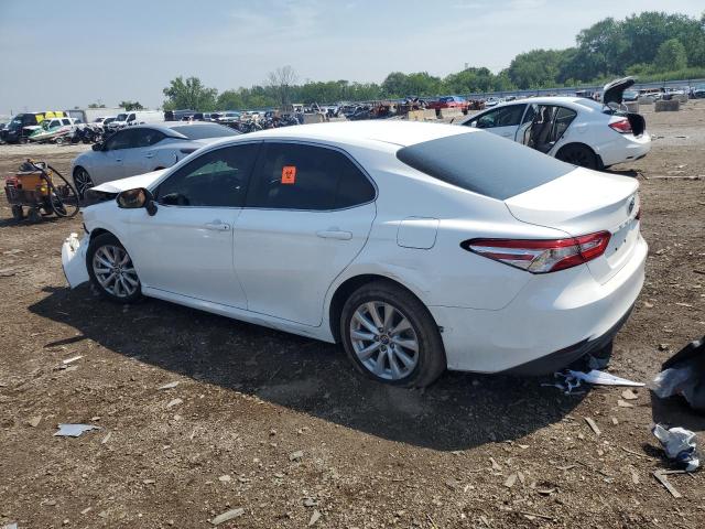 4T1B11HK4JU515753 - 2018 TOYOTA CAMRY L WHITE photo 2