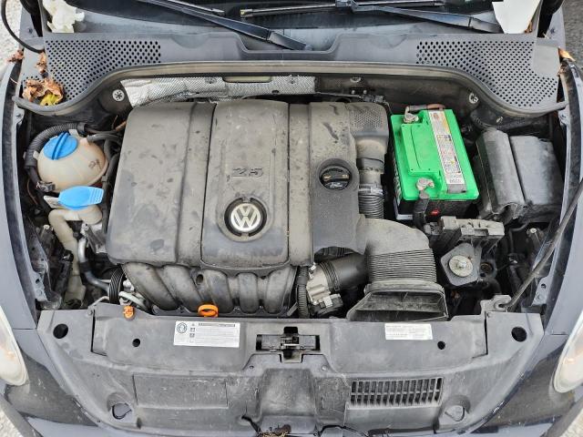 3VW5P7AT2DM827937 - 2013 VOLKSWAGEN BEETLE 黑色 照片 11