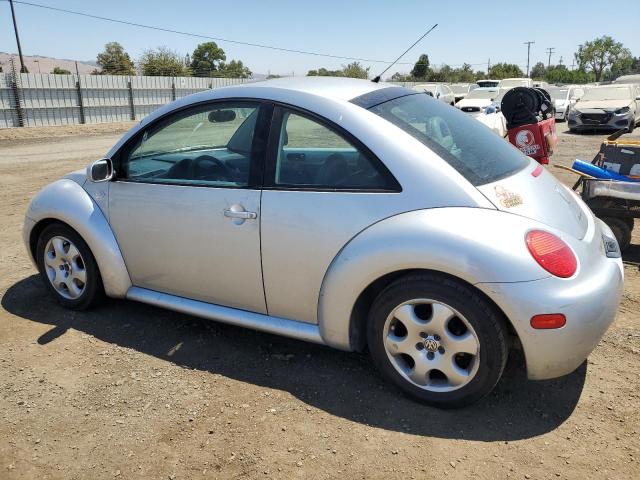 3VWDD21C82M422606 - 2002 VOLKSWAGEN NEW BEETLE GLX 银色 照片 2