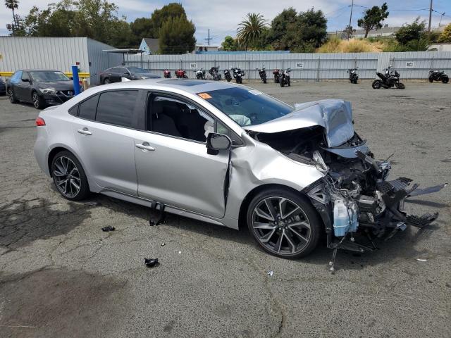 JTDP4RCE3LJ014522 - 2020 TOYOTA COROLLA SE ვერცხლისფერი ფოტო 4