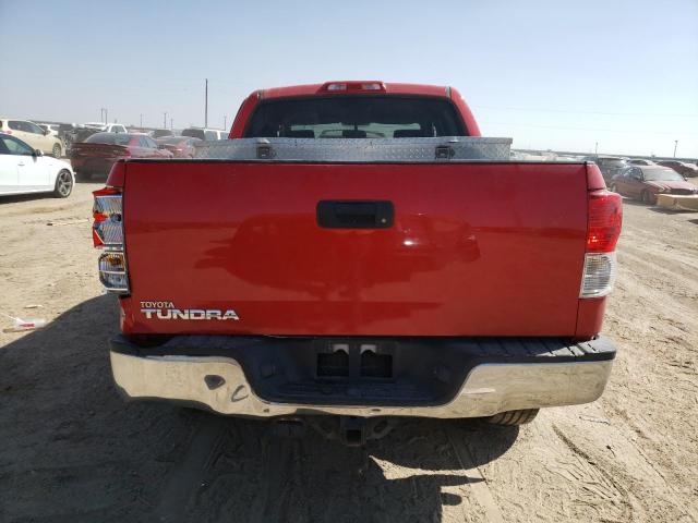 5TFEY5F1XCX118421 - 2012 TOYOTA TUNDRA CREWMAX SR5 RED photo 6