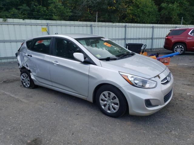 KMHCT5AEXGU287129 - 2016 HYUNDAI ACCENT SE SILVER photo 4