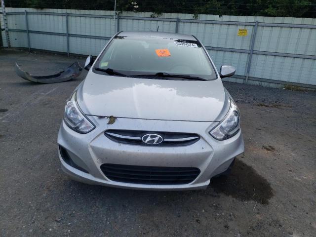 KMHCT5AEXGU287129 - 2016 HYUNDAI ACCENT SE SILVER photo 5