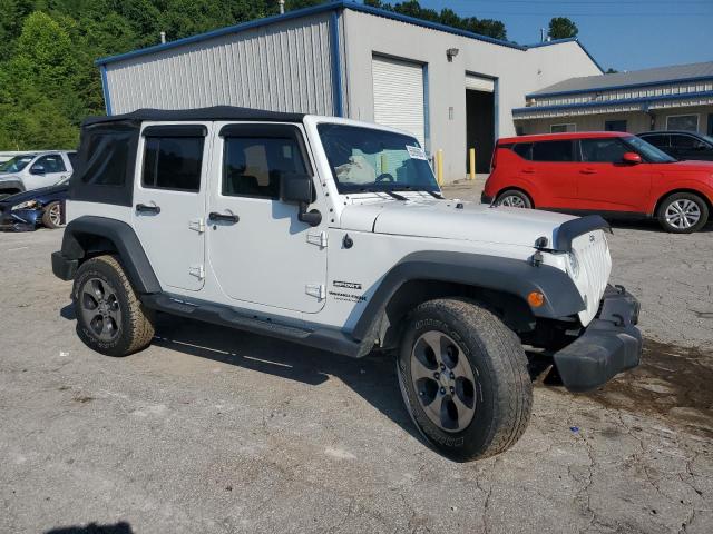 1C4BJWDG5JL861254 - 2018 JEEP WRANGLER UNLIMITED SPORT WHITE photo 4
