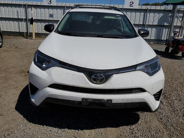 2T3BFREV7JW857784 - 2018 TOYOTA RAV4 LE WHITE photo 5