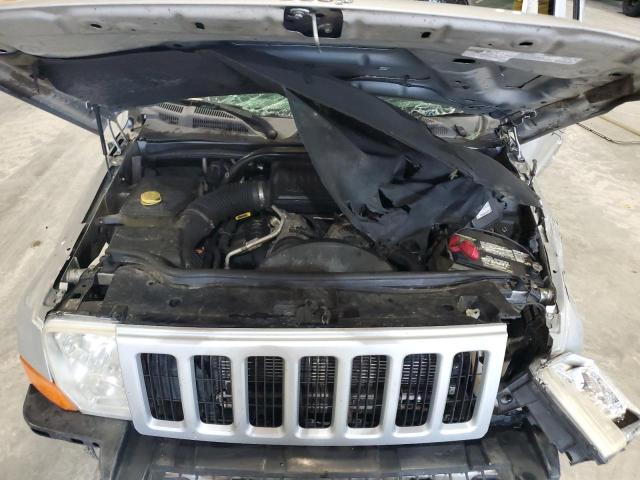 1J8HG48N16C258713 - 2006 JEEP COMMANDER 银色 照片 12