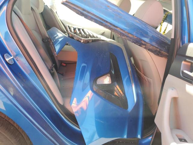 5NPE24AF1KH735330 - 2019 HYUNDAI SONATA SE ლურჯი ფოტო 10