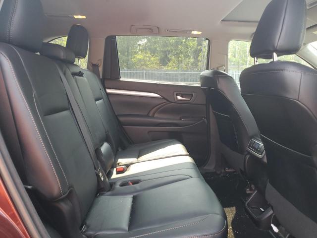 5TDJZRFH1JS816080 - 2018 TOYOTA HIGHLANDER SE Bordeaux photo 11