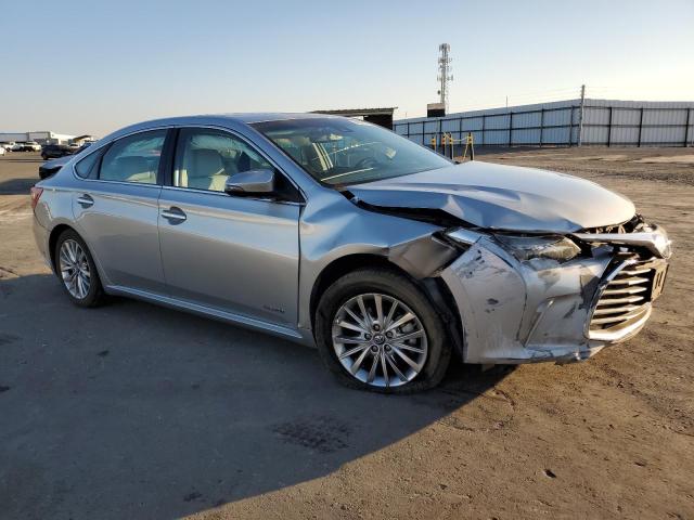 4T1BD1EB5JU064926 - 2018 TOYOTA AVALON HYBRID SILVER photo 4