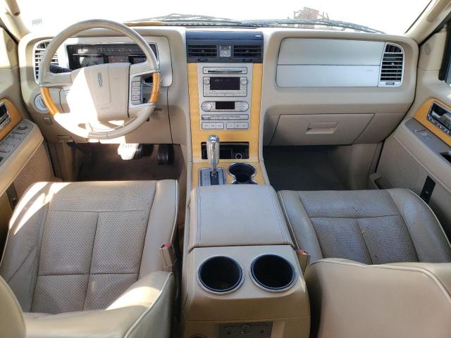 5LMFU27548LJ03937 - 2008 LINCOLN NAVIGATOR თეთრი ფოტო 8