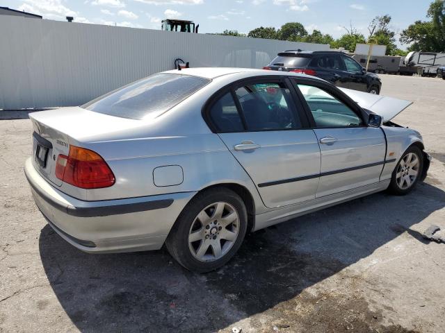WBAAM3339XCA80570 - 1999 BMW 323 I AUTOMATIC SILVER photo 3