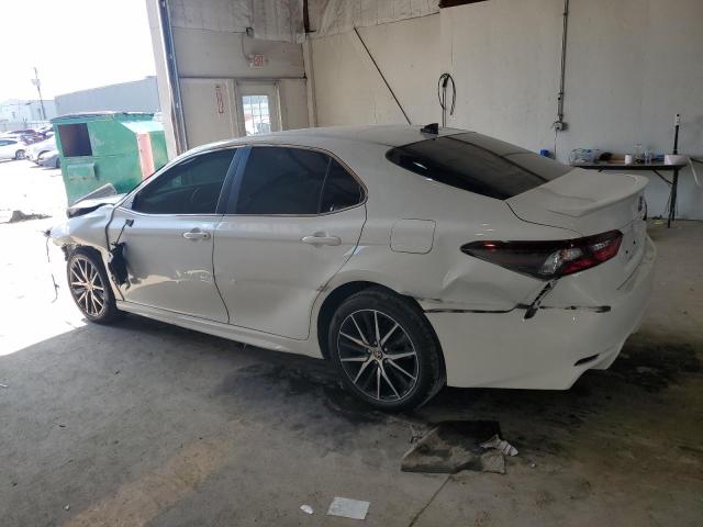 4T1G11AK4NU679056 - 2022 TOYOTA CAMRY SE WHITE photo 2